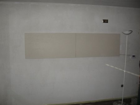 dom okolice Wrocławia - panele pod kolor ściany (ściana jeszcze nie pomalowana)